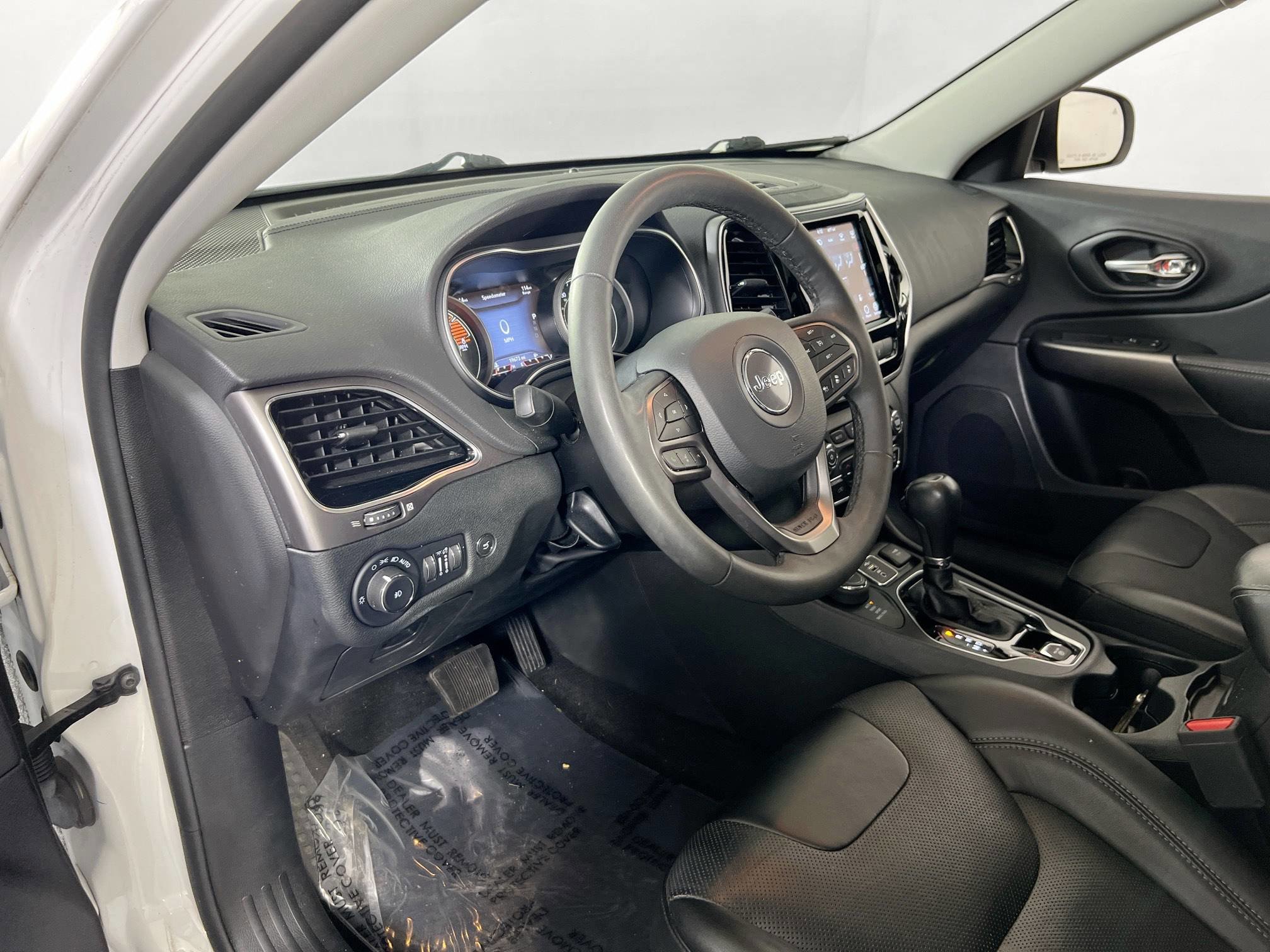 Used 2022 Jeep Cherokee Limited image 9