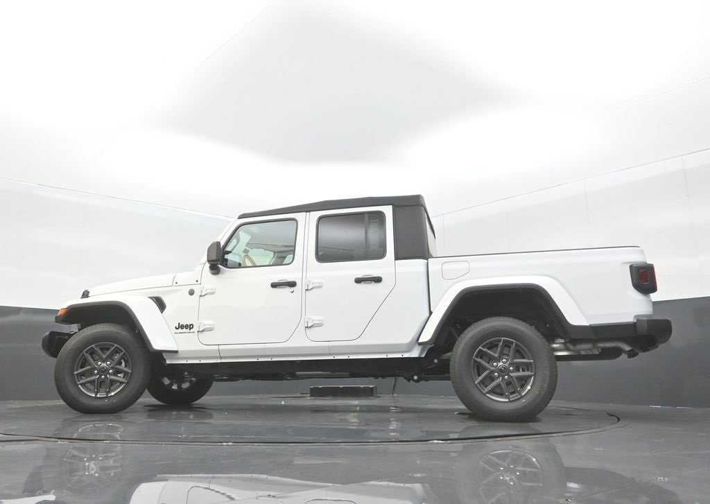 New 2025 Jeep Gladiator Sport image 28