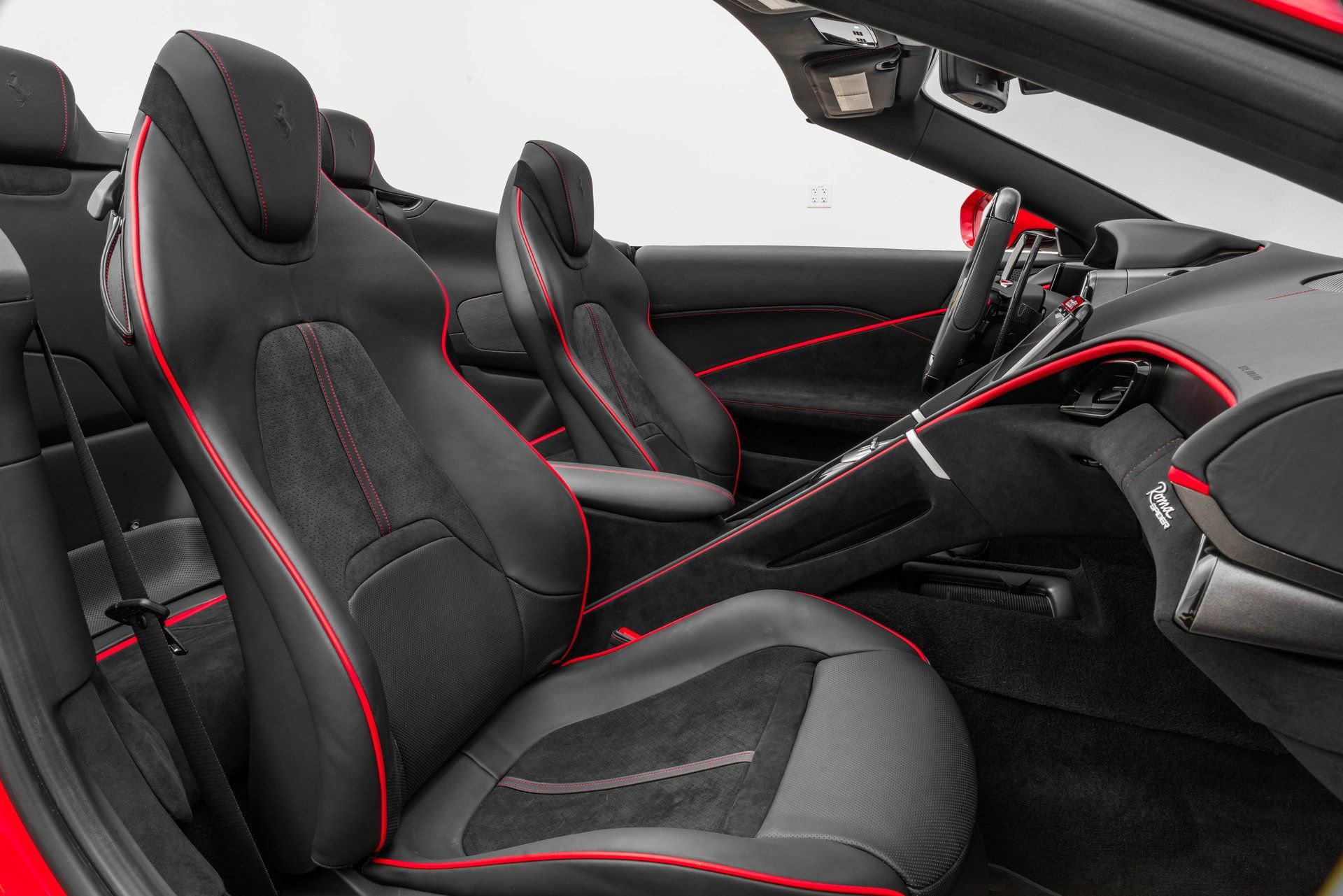 Certified 2025 Ferrari Roma Spider RWD image 76