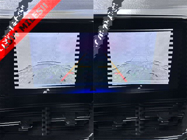 Used 2025 Chevrolet Trax RS w/ Sunroof Package image 15