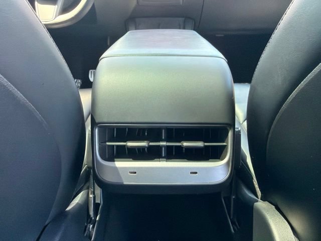 Used 2022 Tesla Model Y Performance AWD/4WD image 17