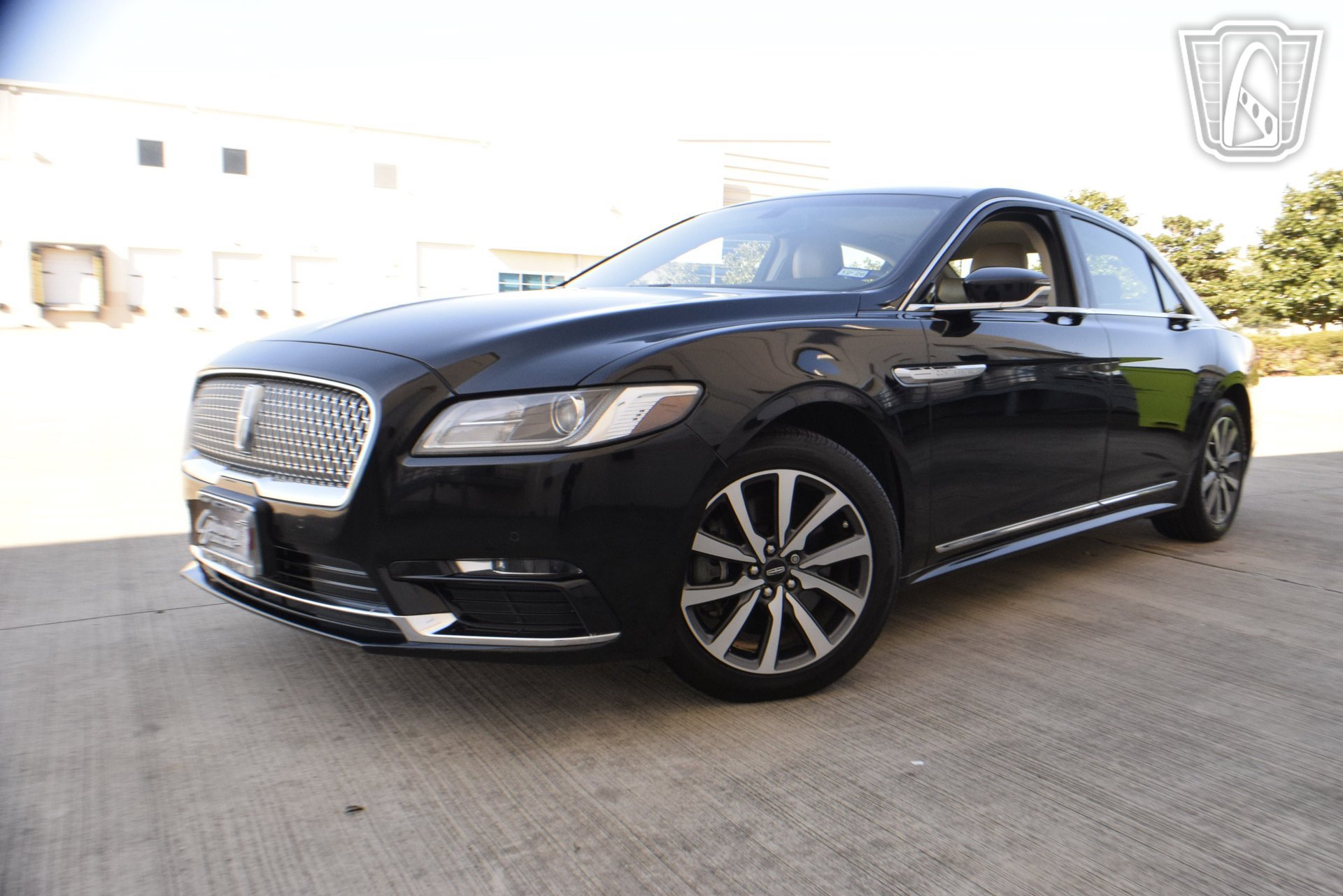 Used 2018 Lincoln Continental Premiere image 25