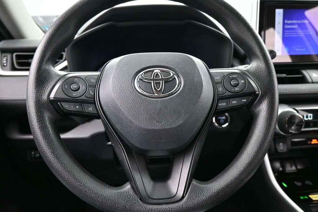Used 2024 Toyota RAV4 XLE AWD/4WD image 23