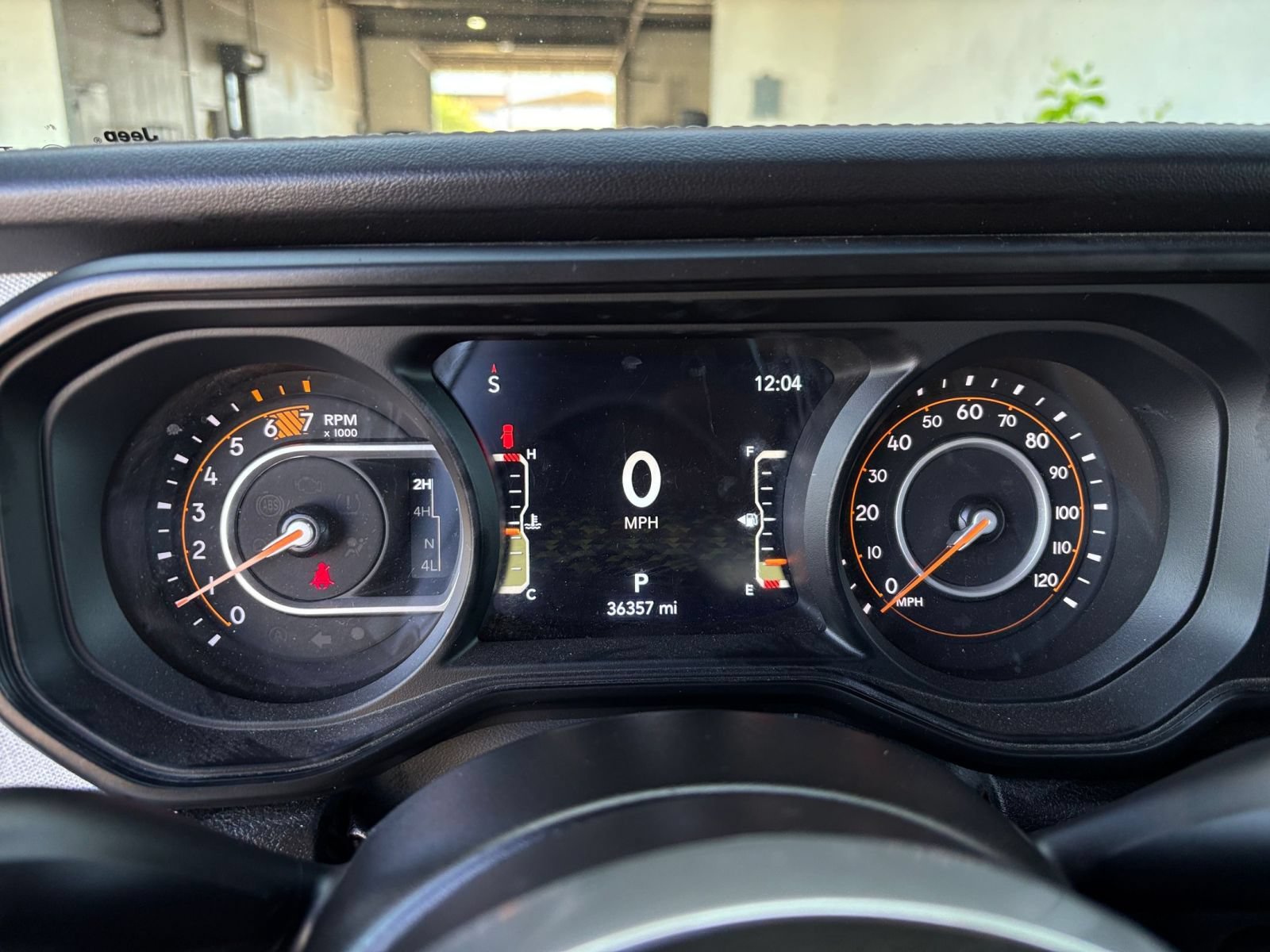 Used 2025 Jeep Wrangler Unlimited Sahara AWD/4WD image 38