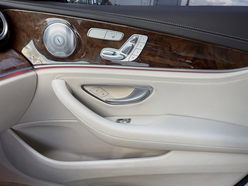 Used 2017 Mercedes-Benz E 300 4MATIC image 32