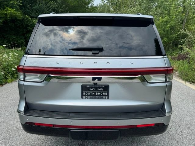 Used 2023 Lincoln Navigator Reserve AWD/4WD image 6