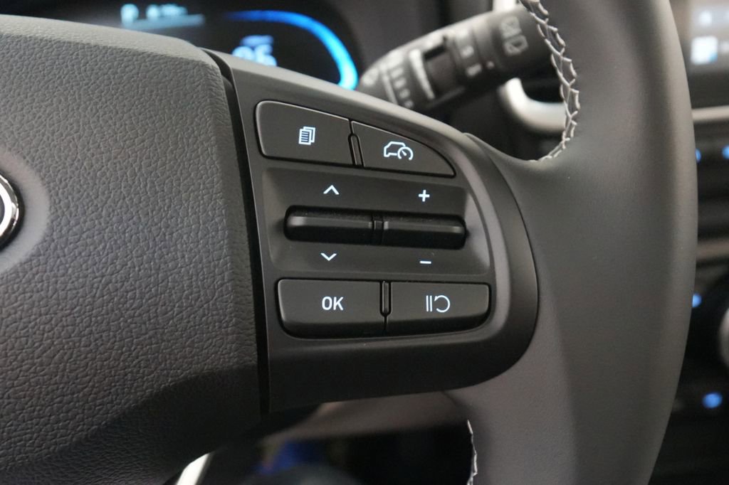 New 2024 Hyundai Venue SEL image 44