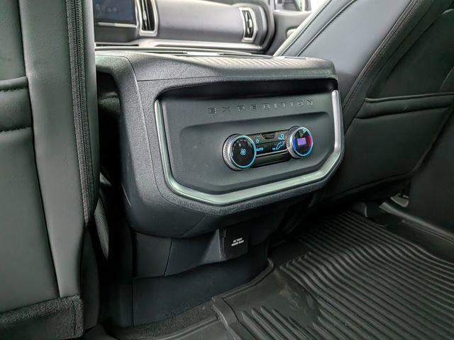 Used 2025 Ford Expedition Active image 16