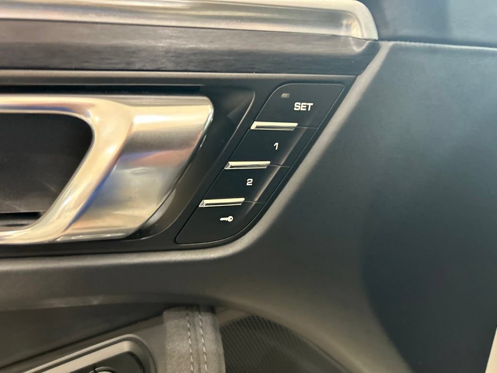 Used 2017 Porsche Macan GTS AWD/4WD image 42