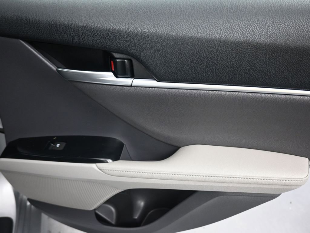 Used 2019 Toyota Camry XLE FWD image 35