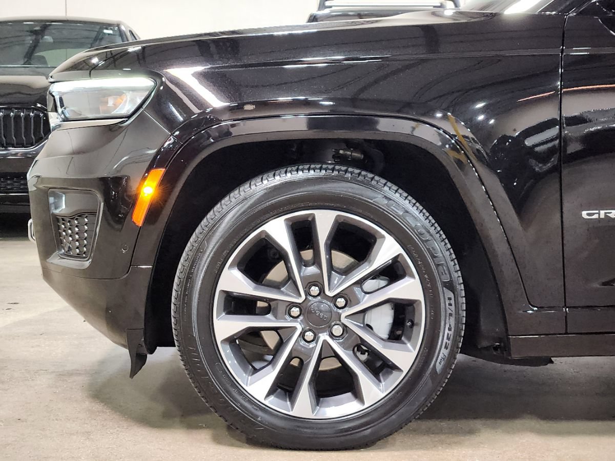 Used 2025 Jeep Grand Cherokee Overland w/ Adv Protech Group III AWD/4WD image 5