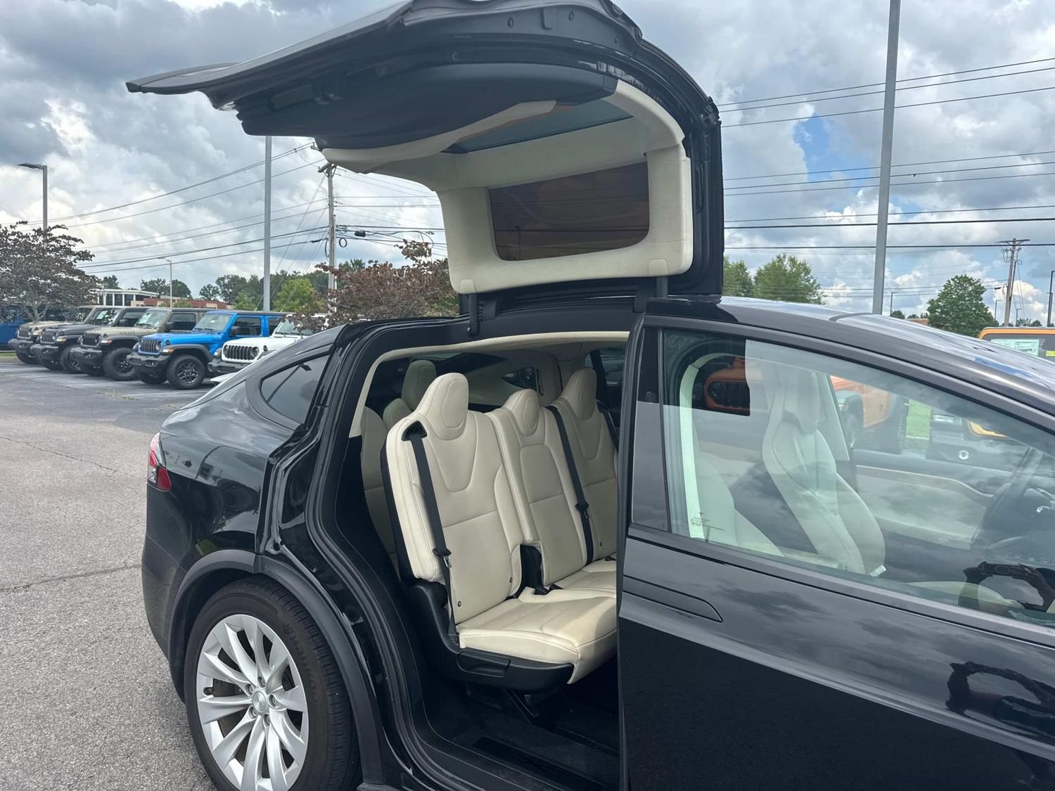 Used 2018 Tesla Model X 75D AWD/4WD image 22