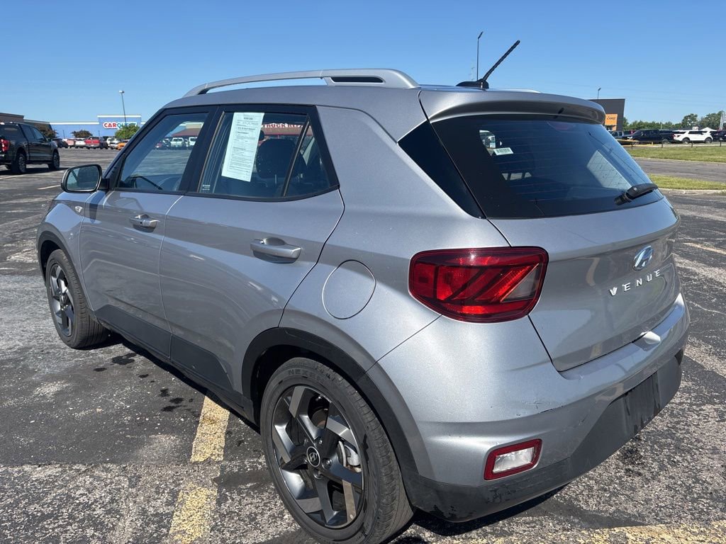 Used 2025 Hyundai Venue SEL FWD image 7