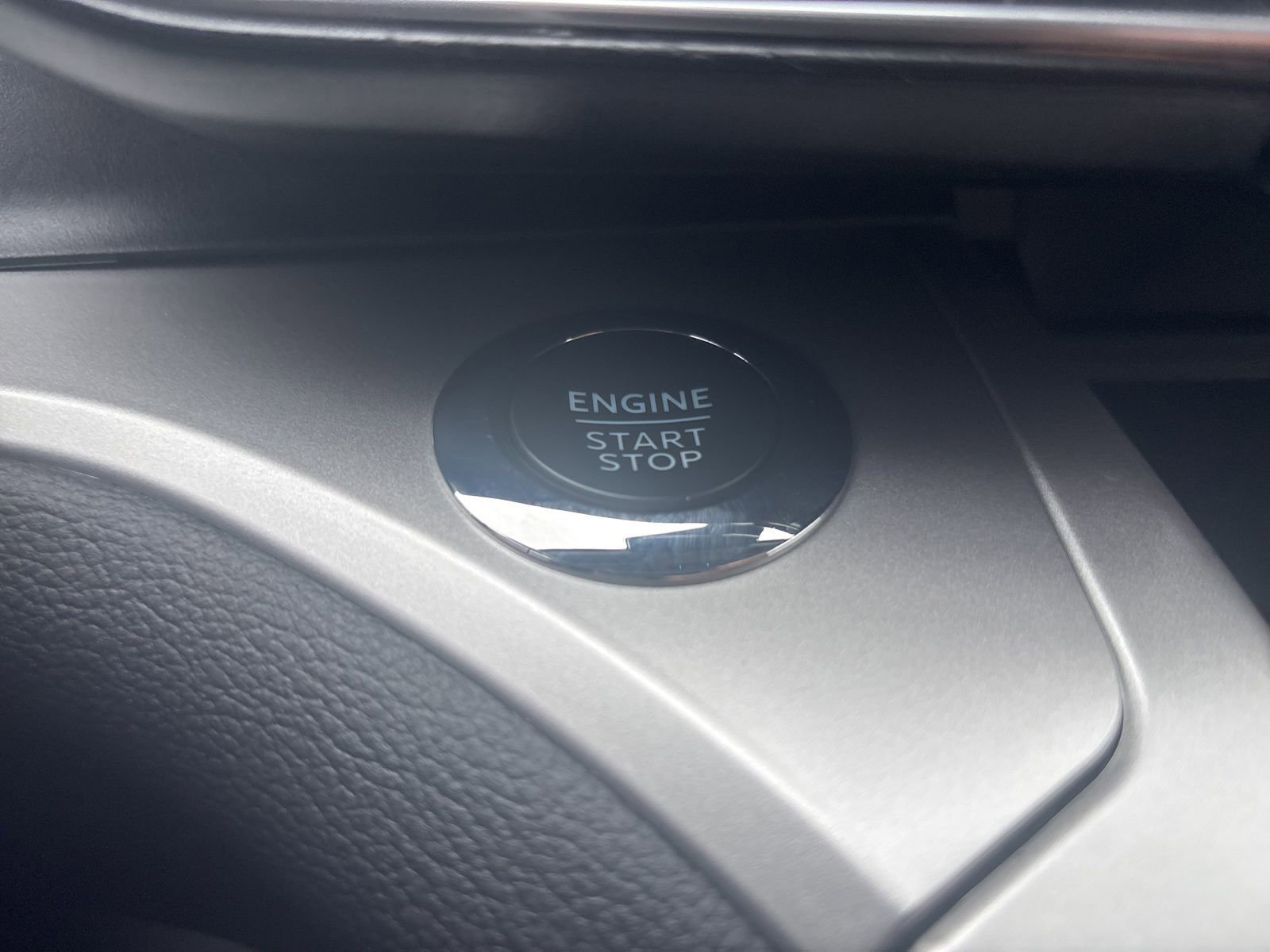 Used 2022 Ford Explorer XLT w/ Equipment Group 202A image 15