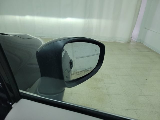 Used 2023 Chrysler Pacifica Touring-L FWD image 11