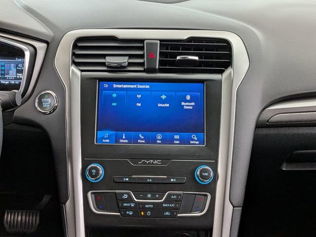 Used 2020 Ford Fusion SE image 29