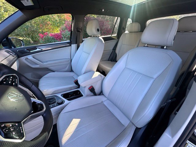 Used 2022 Volkswagen Tiguan SE R-Line AWD/4WD image 12