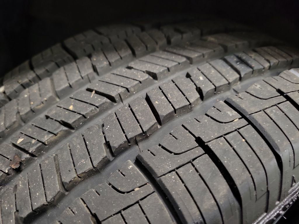 Used 2018 Toyota C-HR XLE image 11