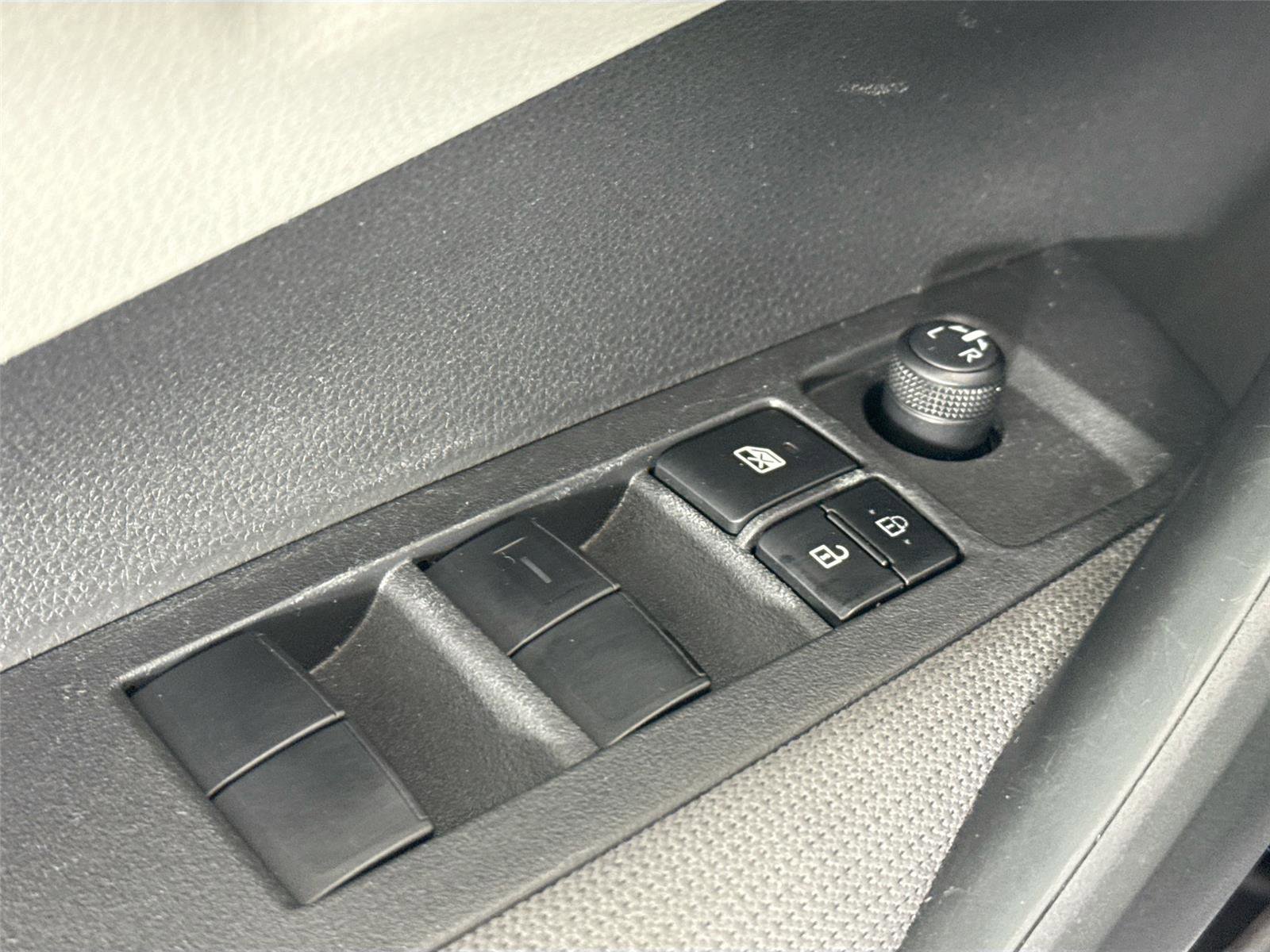 Certified 2020 Toyota Corolla L image 34