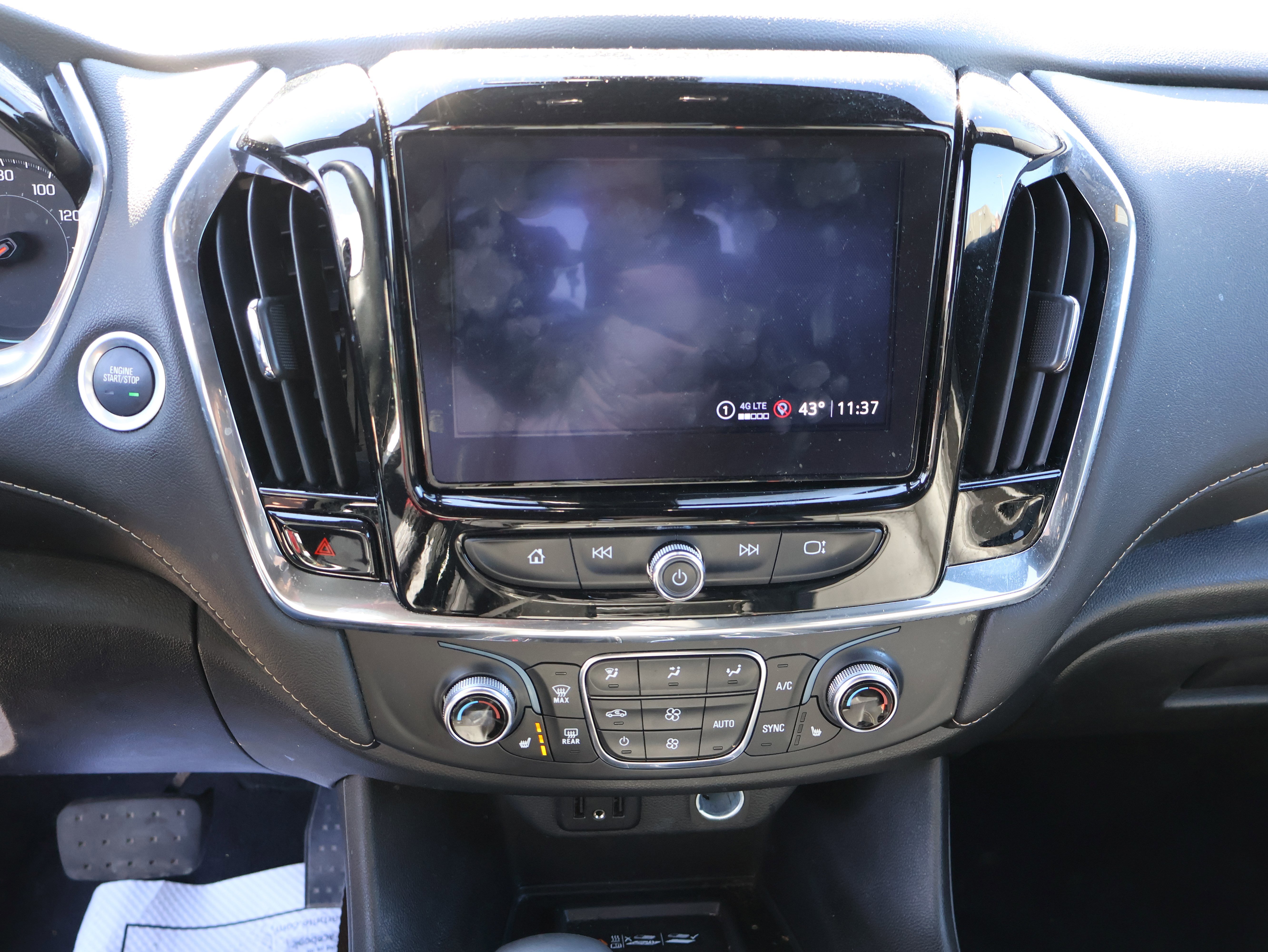 Used 2023 Chevrolet Traverse LT image 26