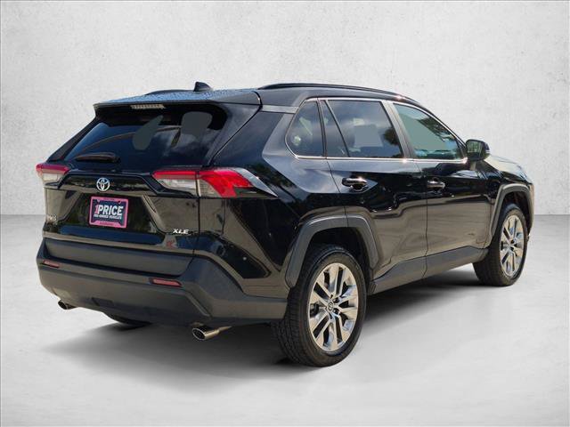 Used 2019 Toyota RAV4 XLE Premium FWD image 5