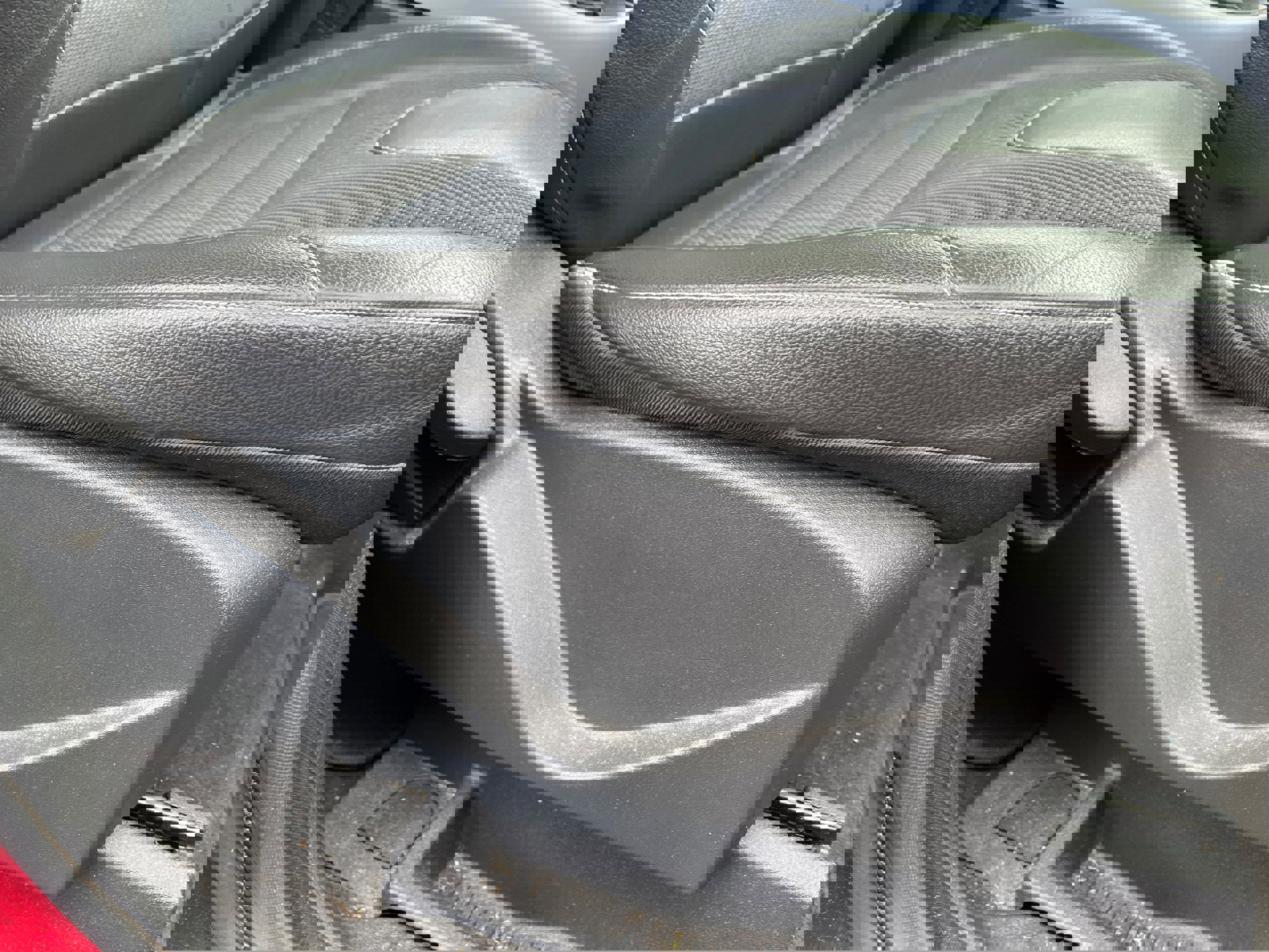 Used 2015 Ford Escape SE w/ SE Chrome Package image 16