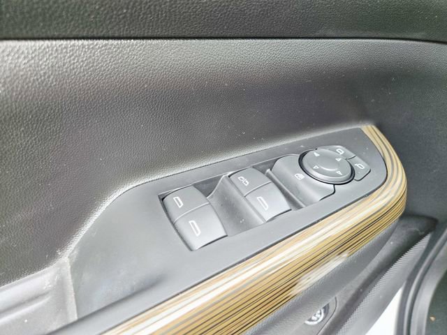 Used 2023 GMC Acadia SLE w/ Driver Convenience Package image 32