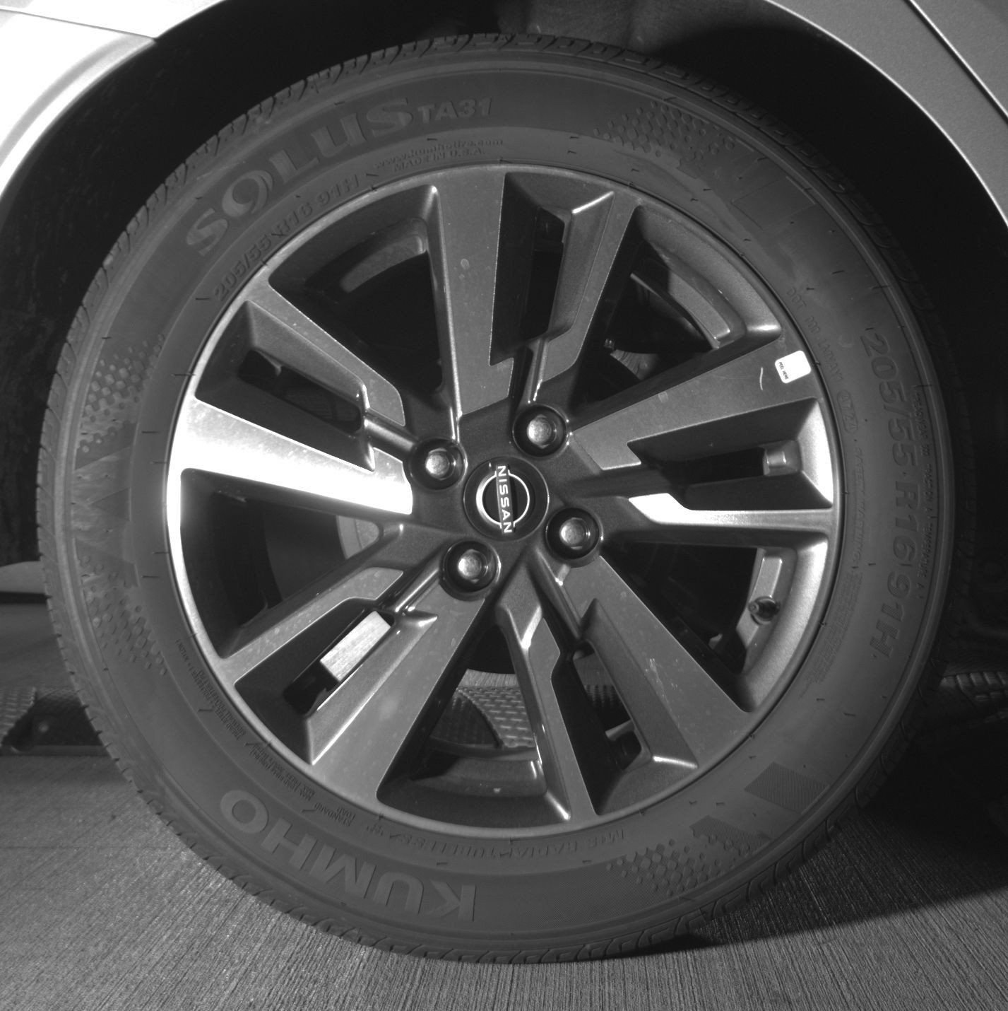 Used 2025 Nissan Versa SV FWD image 18