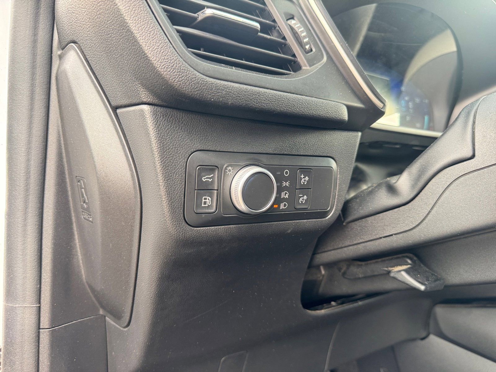 Certified 2020 Ford Escape SE Sport FWD image 19
