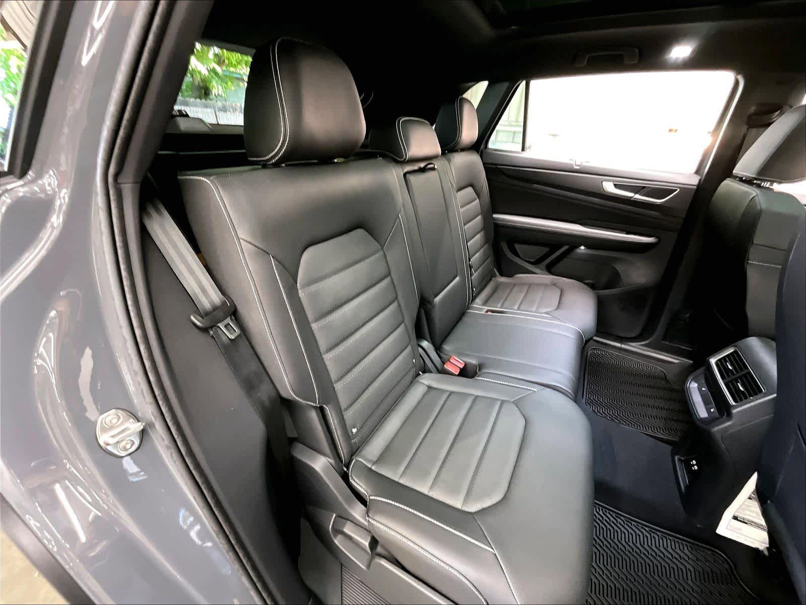 New 2026 Volkswagen Atlas Cross Sport SEL R-Line AWD/4WD image 27