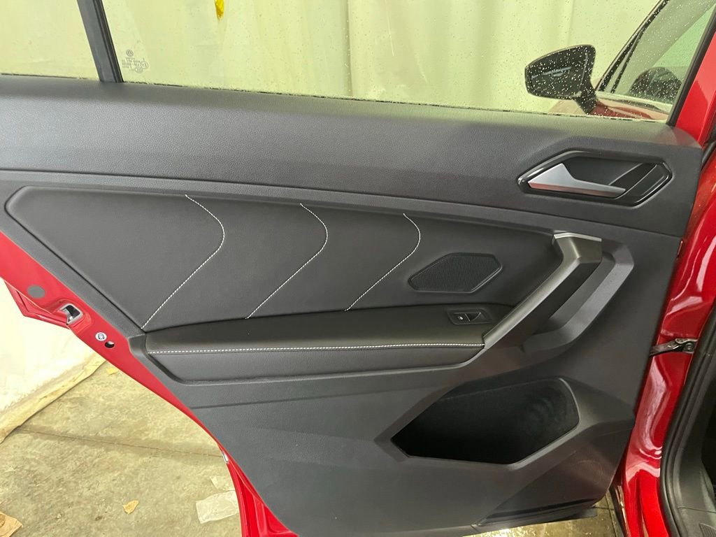 Certified 2024 Volkswagen Tiguan SEL R-Line image 24