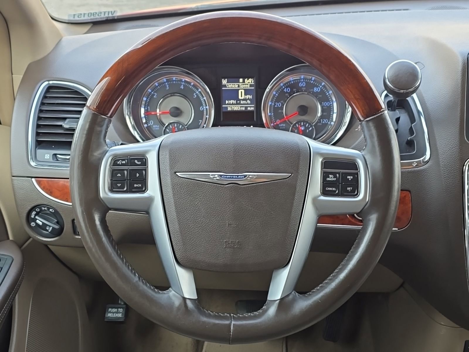 Used 2013 Chrysler Town & Country Limited w/ Luxury Group FWD image 23