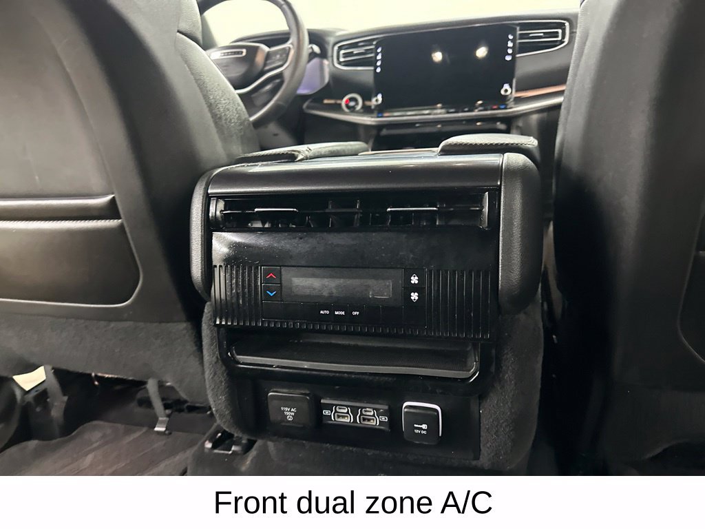 Used 2024 Jeep Wagoneer 4WD w/ Premium Group I image 25