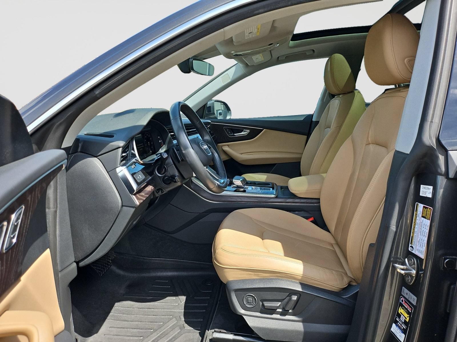 Used 2021 Audi Q8 Premium Plus w/ Premium Plus Package AWD/4WD image 16