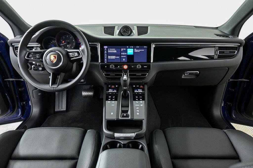 Used 2026 Porsche Macan AWD/4WD image 19