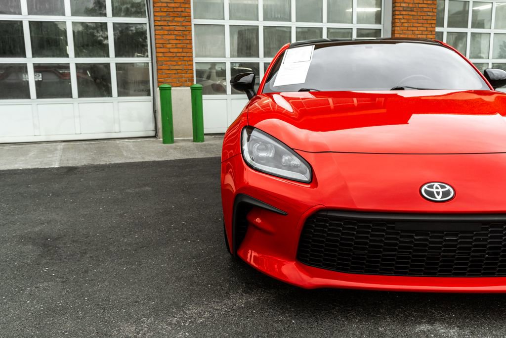 Used 2023 Toyota GR86 Premium RWD image 30