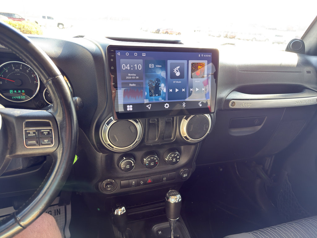 Used 2011 Jeep Wrangler Sahara w/ Dual Top Group AWD/4WD image 13