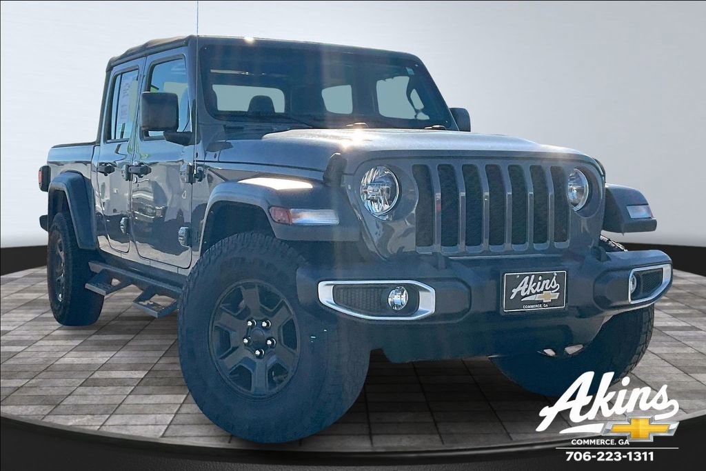 Used 2023 Jeep Gladiator Sport image 3