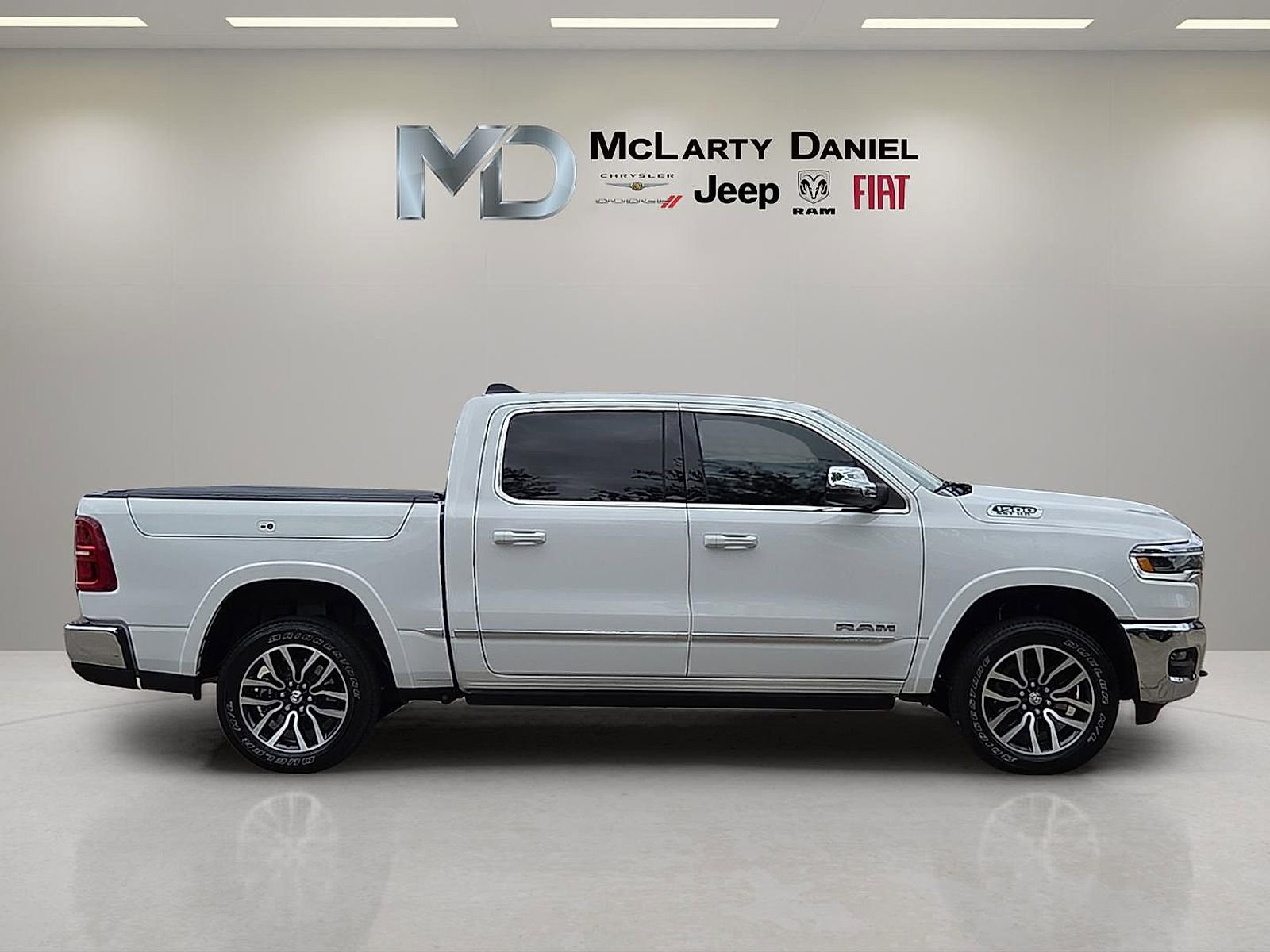 Used 2025 RAM 1500 Limited AWD/4WD image 6