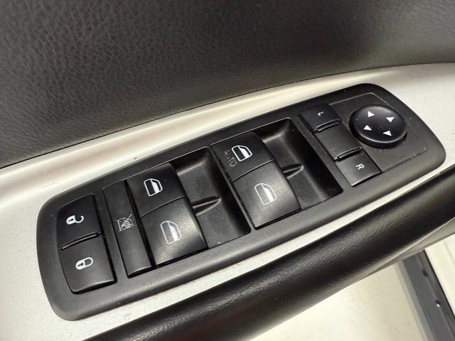 Used 2019 Dodge Journey SE image 27