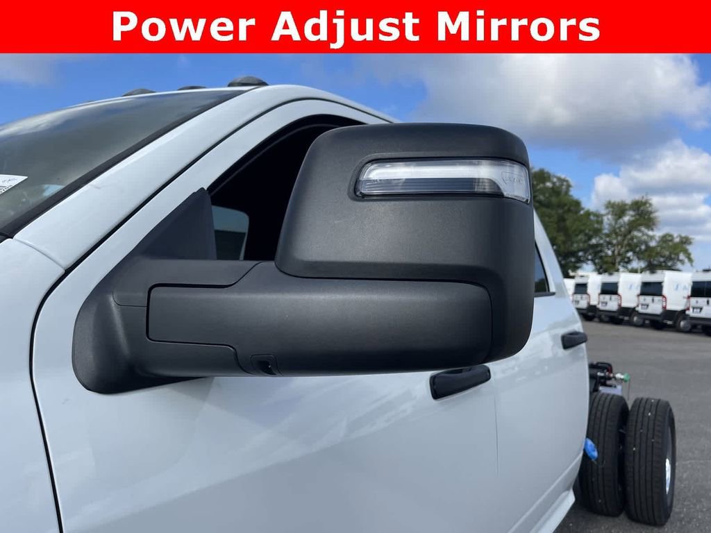 Used 2024 RAM 3500 Tradesman w/ Chrome Appearance Group image 12