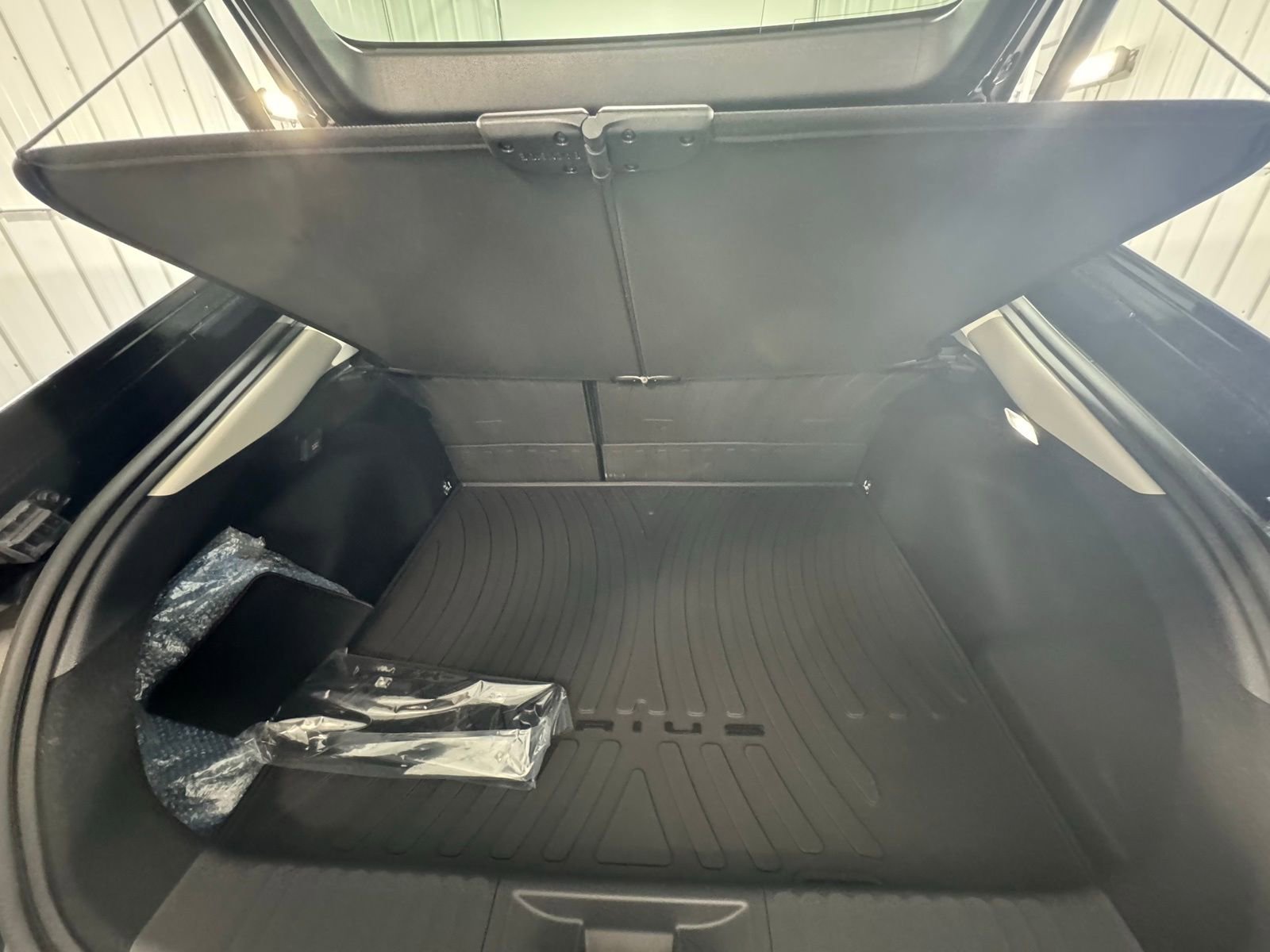 New 2025 Toyota Prius Plug-In Hybrid w/ Limited Premium Package image 11