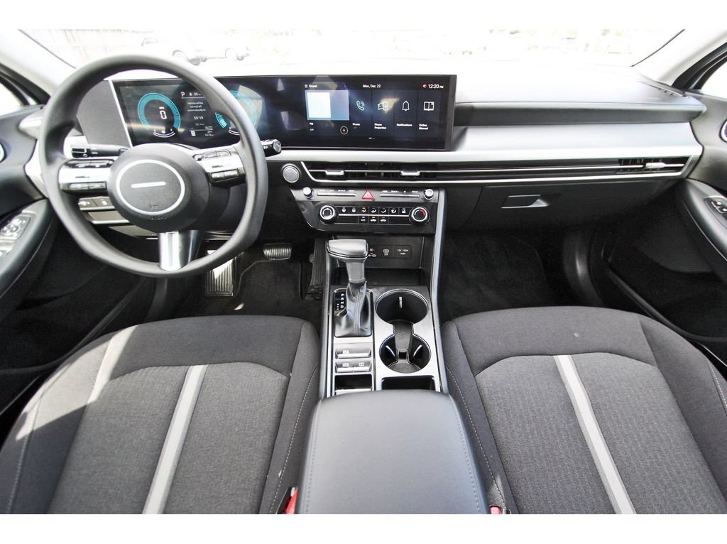 Used 2025 Hyundai Sonata SE FWD image 10