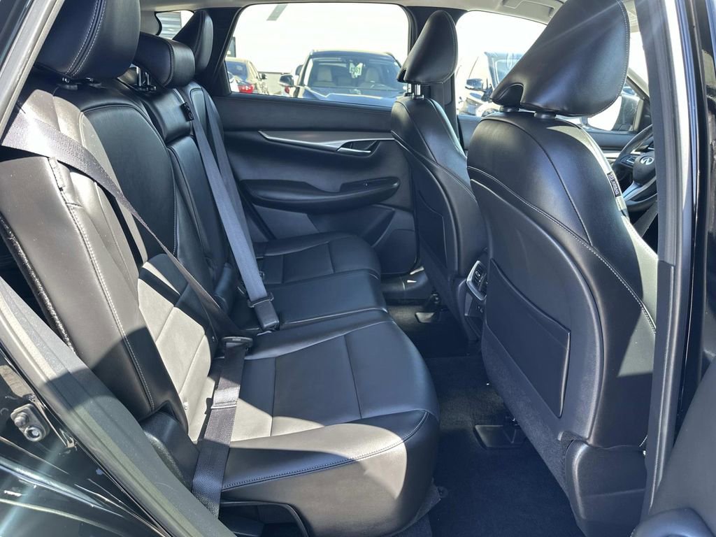 Used 2023 INFINITI QX50 Pure image 32