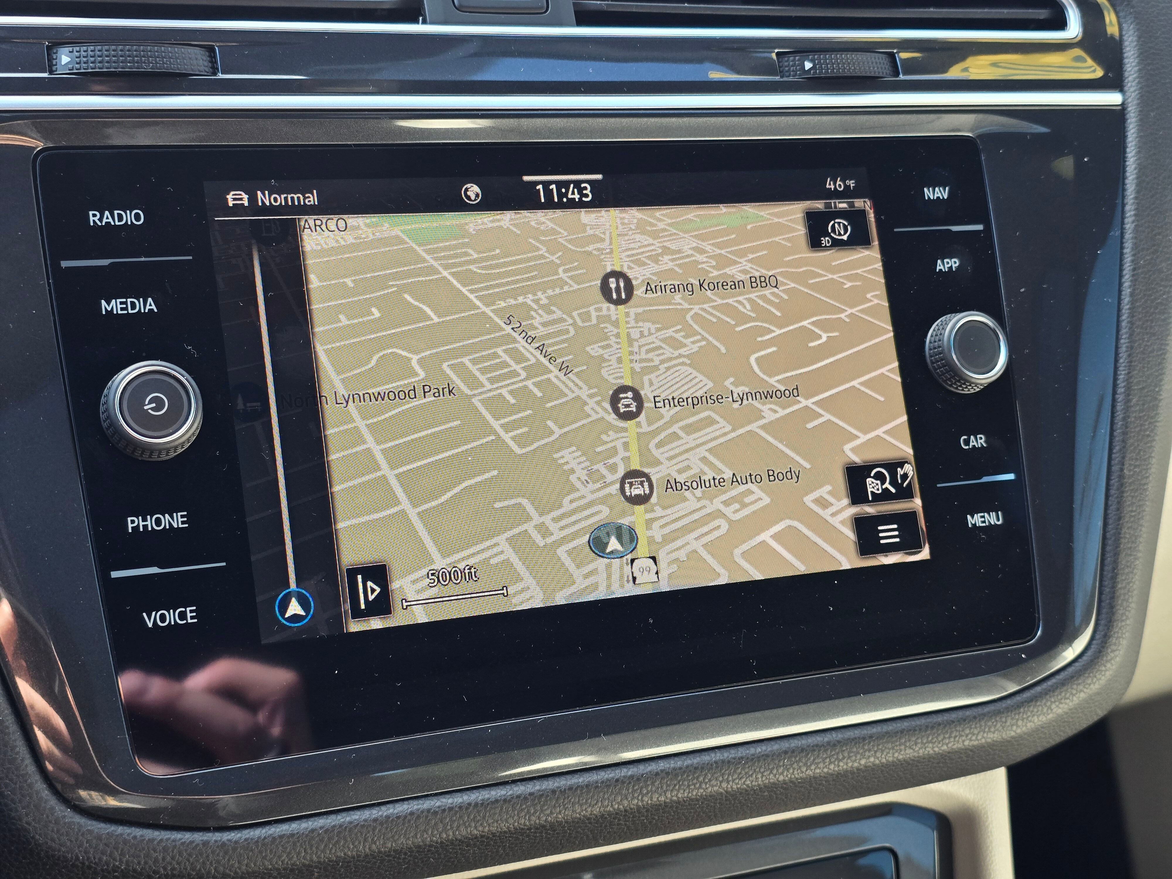 Used 2024 Volkswagen Tiguan SEL R-Line image 33