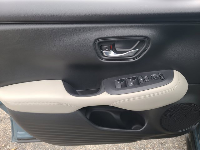 Used 2023 Honda HR-V LX image 11