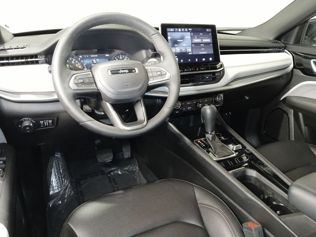 Used 2024 Jeep Compass Limited AWD/4WD image 9