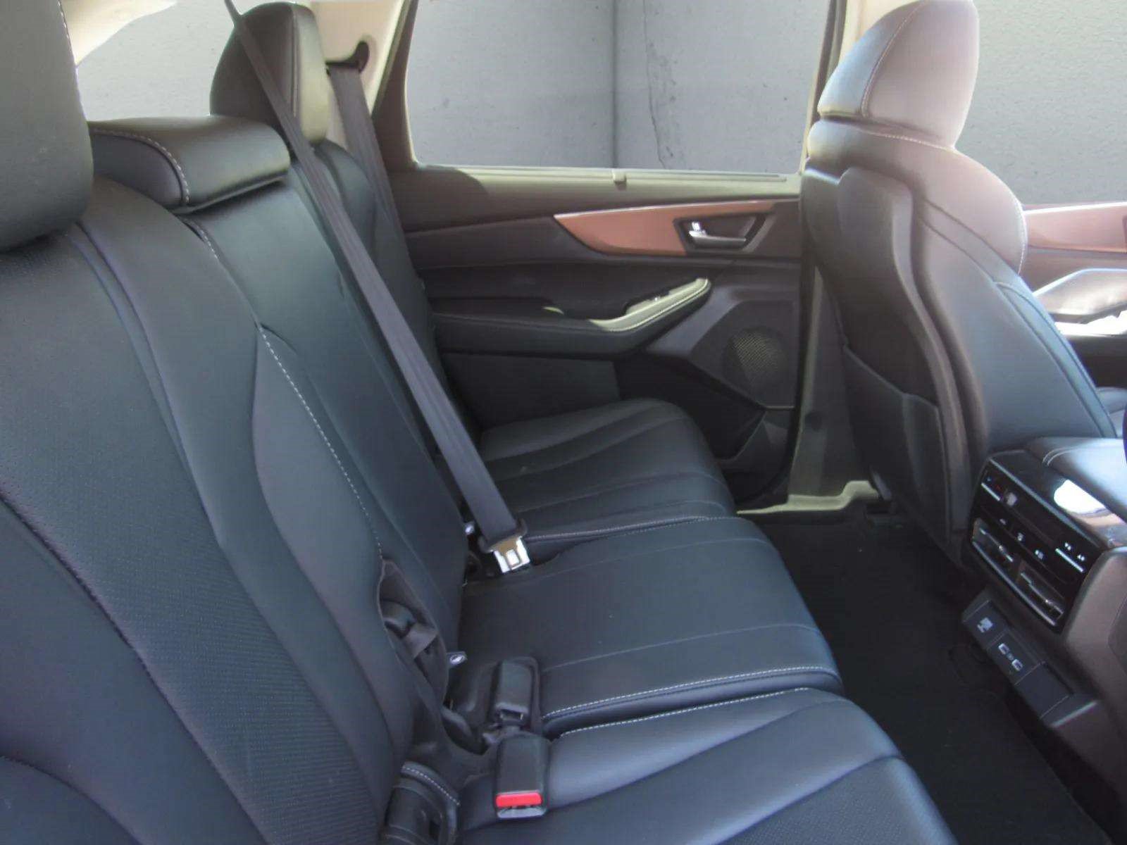 Certified 2022 Acura MDX w/ Technology Package FWD image 12