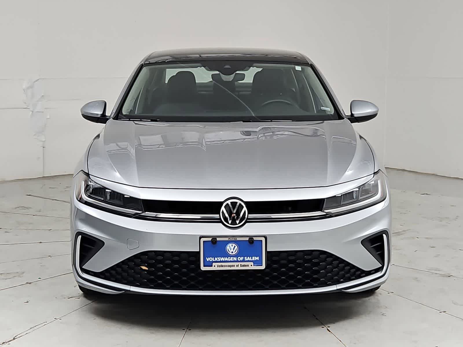 Certified 2025 Volkswagen Jetta SE FWD image 9