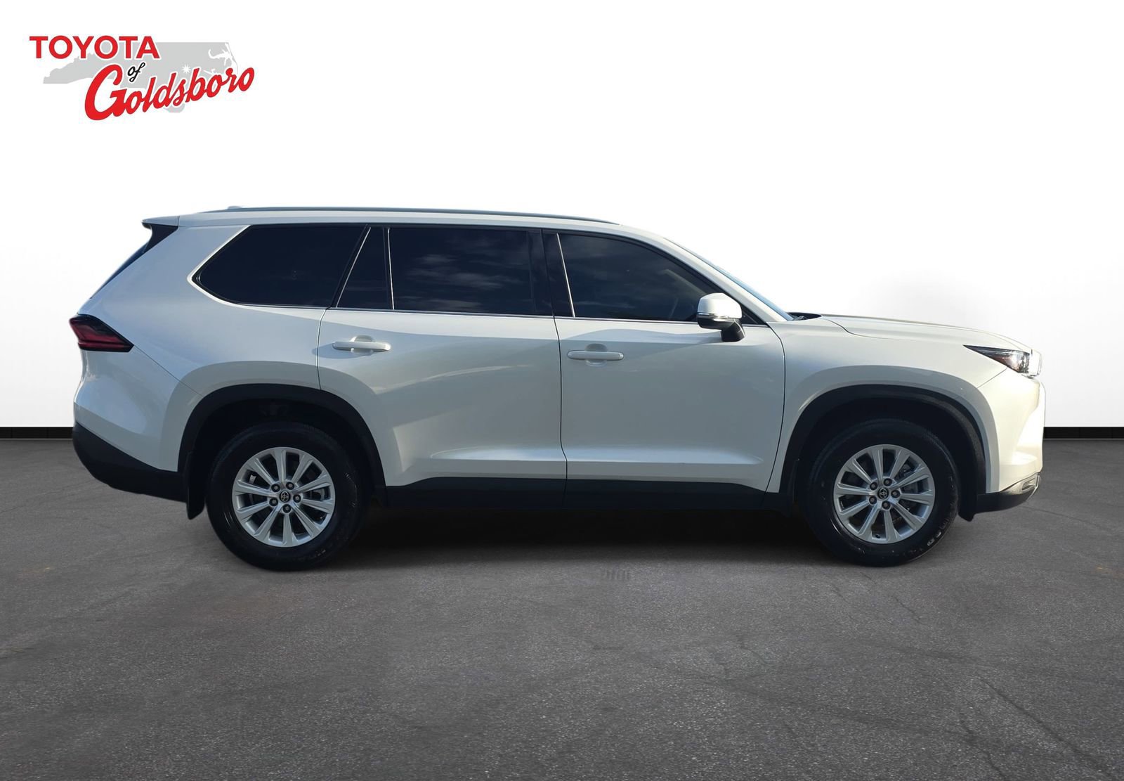 Used 2025 Toyota Grand Highlander AWD image 4
